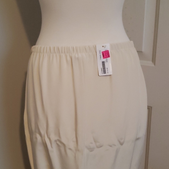 New Emmelle Egg Colored Evening Skirt Size Small - Picture 9 of 9